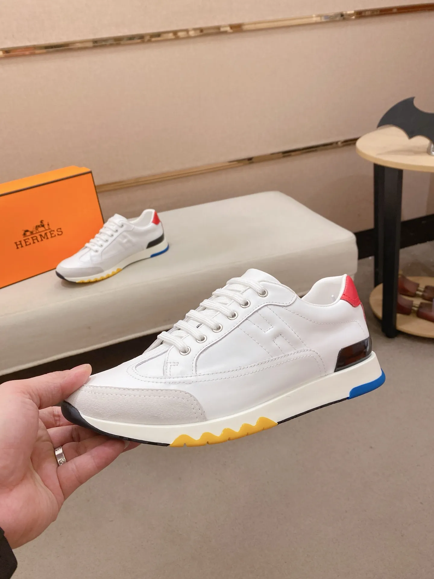 Ex-factory price: 500💰《HERMES》【Classic original single version】Hermès; top 🔝purchasing agent🔍🔍men's latest 🇺🇸sold simultaneously, original imported from Italy ▲▲first-layer cowhide ▲▲ (high-end, nobility and class) ) Exquisite workmanship (Italian 🇮🇹 imported water-dyed 🐂 cowhide lining) sole: original sole provided by the original factory, ⚠️exclusive double-layer activity·TPR·rubber·combined molded outsole; super comfortable·wear-resistant·non-slip·environmental protection The real thing is more beautiful when photographed in kind (high quality, following orders), you can come in and out at will * Number of yards: 38·39·40·41·42·43·44# (can be customized 45.)